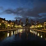 Modern Ground Floor Apartment In Canary Wharf, London Free Parking