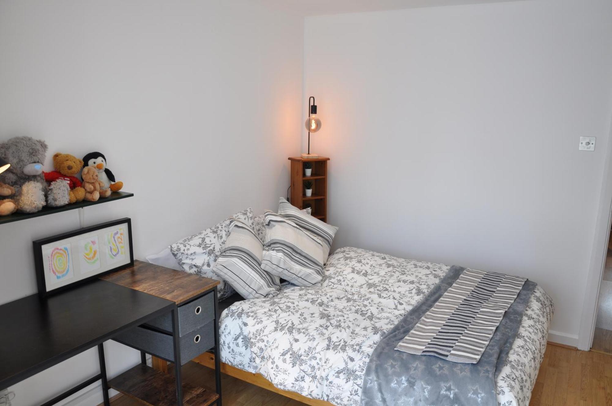 Modern Ground Floor In Canary Wharf, Free Parking Appartement Londres