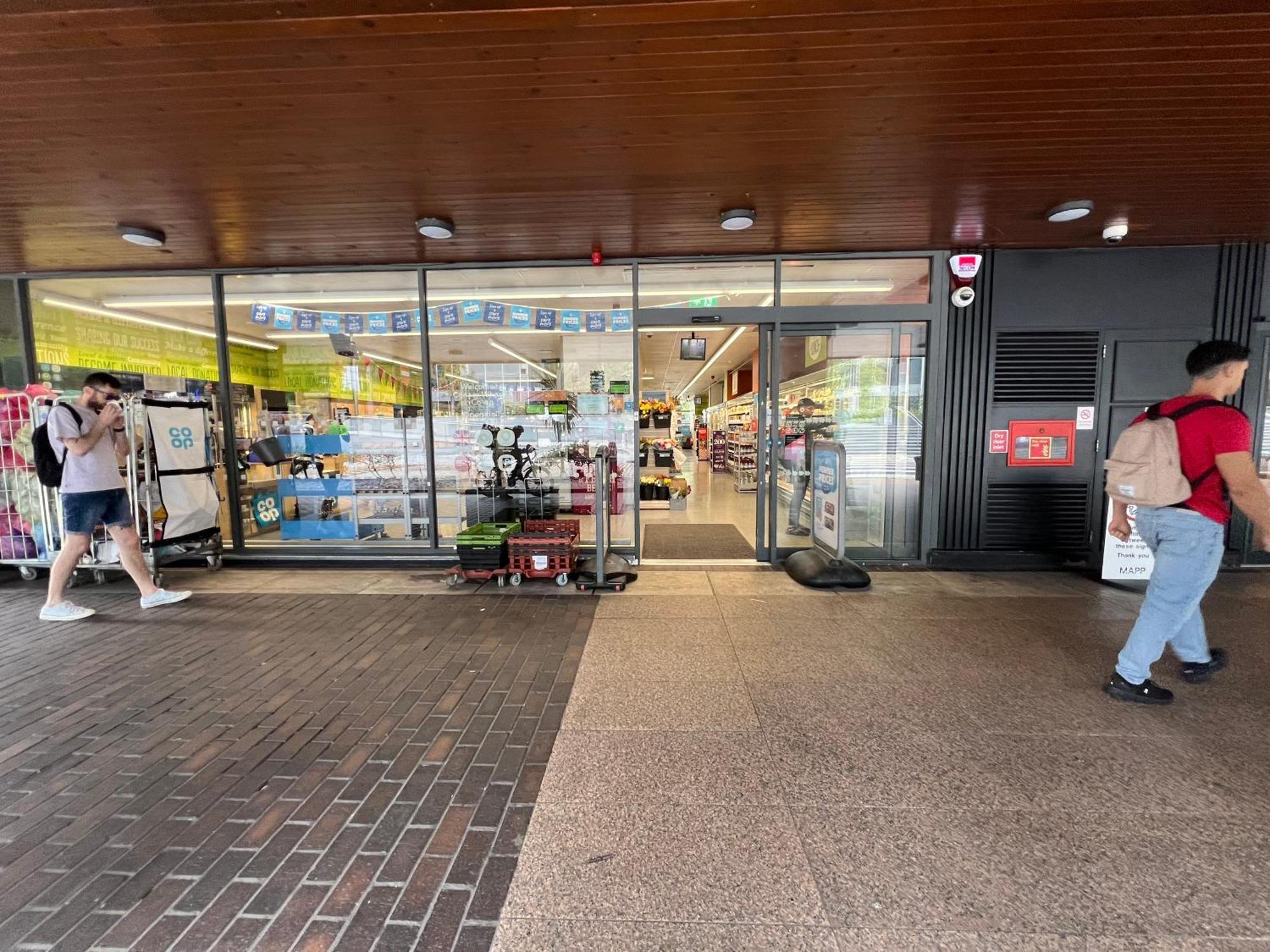 Modern Ground Floor In Canary Wharf, Free Parking Appartement